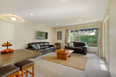 Photo of property in 2 Fulford Place, Havelock North, 4130