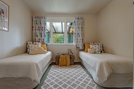 Photo of property in 98 Pahiatua Street, Hokowhitu, Palmerston North, 4410