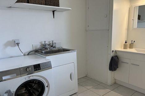 Photo of property in 2/106 Monarch Avenue, Hillcrest, Auckland, 0627