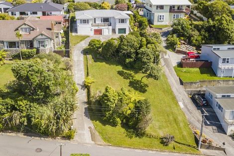 Photo of property in 7 Rewa Terrace, Tawa, Wellington, 5028