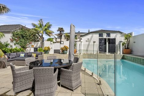 Photo of property in 1/15 Craig Road, Milford, Auckland, 0620