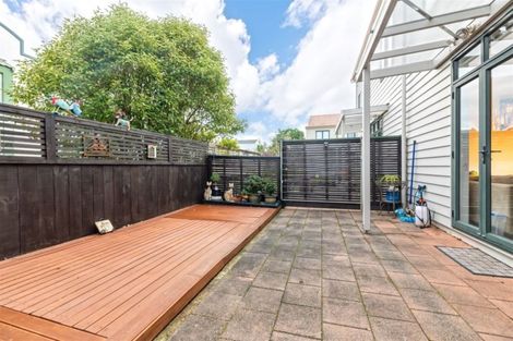 Photo of property in Tuscany Towers, 58/1 Ambrico Place, New Lynn, Auckland, 0600