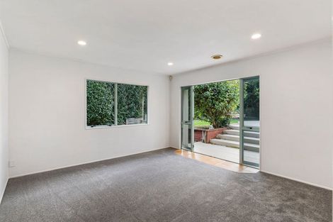 Photo of property in 1 Halldene Terrace, Red Beach, 0932