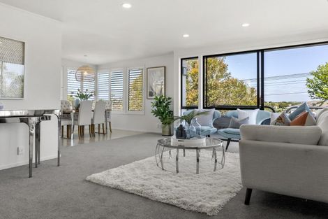 Photo of property in 2/94 Norwood Road, Bayswater, Auckland, 0622