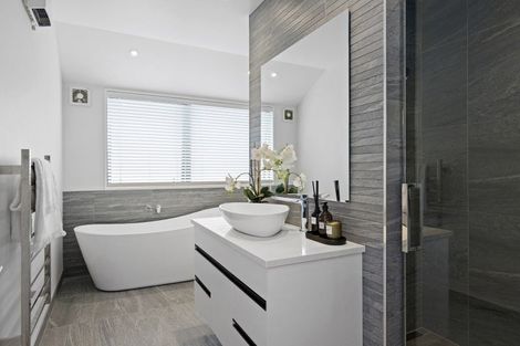 Photo of property in 2/28 Jeffreys Road, Fendalton, Christchurch, 8052