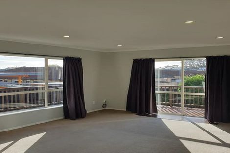 Photo of property in 12 Prado Drive, Pukekohe, 2120