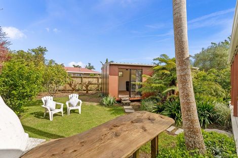 Photo of property in 13 Ferry Road, Waipu, 0510