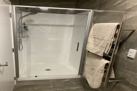 Photo of property in 54a Vandeleur Avenue, Birkdale, Auckland, 0626