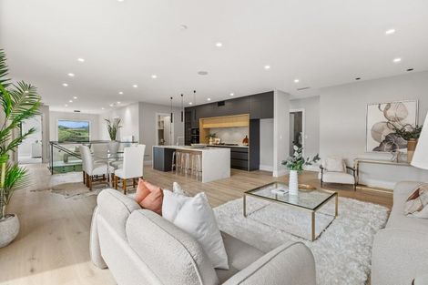 Photo of property in 7 Halcyon Bay Lane, Wainui, 0992