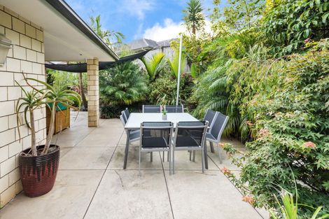 Photo of property in 37 Ina Ville Drive, Pukekohe, 2120
