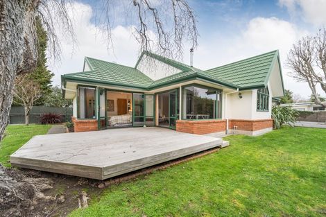 Photo of property in 86 Pahiatua Street, Hokowhitu, Palmerston North, 4410
