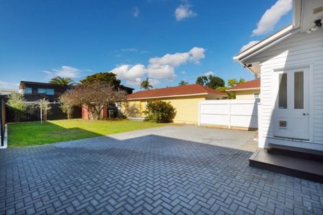 Photo of property in 23 Harbour View Road, Point Chevalier, Auckland, 1022