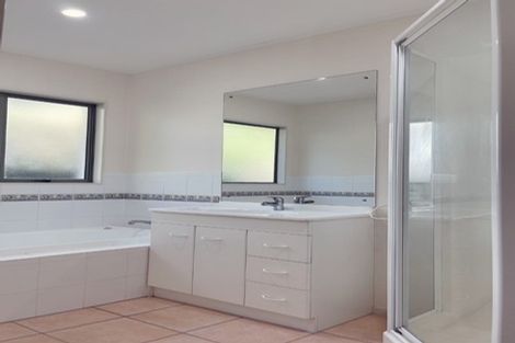 Photo of property in 2/3 Inagh Close, Dannemora, Auckland, 2016