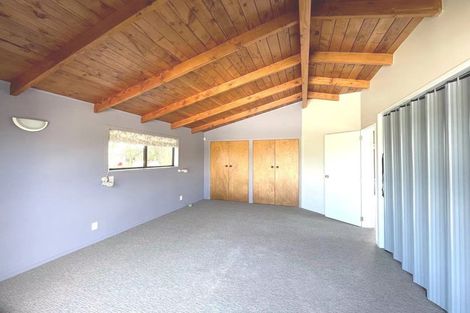 Photo of property in 122 Triangle Road, Massey, Auckland, 0614