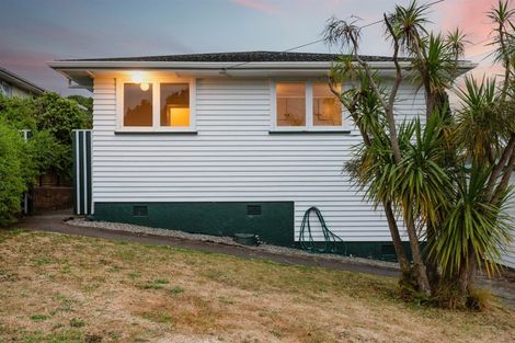 Photo of property in 18 Aparangi Crescent, Elsdon, Porirua, 5022