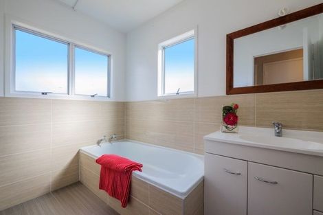 Photo of property in 152 Weatherly Road, Torbay, Auckland, 0630