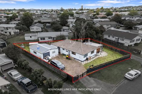 Photo of property in 13 Melleray Place, Randwick Park, Auckland, 2105