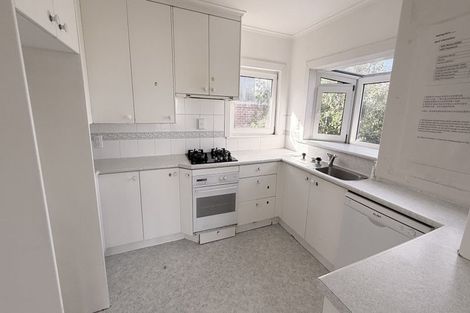 Photo of property in 1/166 East Coast Road, Forrest Hill, Auckland, 0620