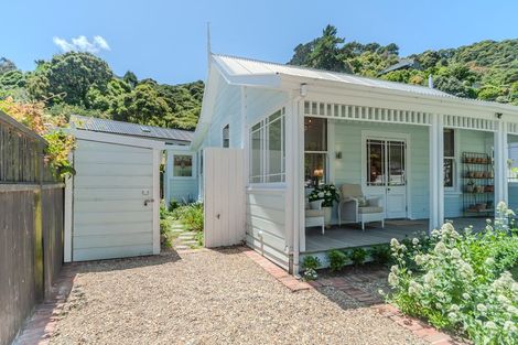 Photo of property in 1 Totara St Rona Bay, Eastbourne, Lower Hutt, 5013