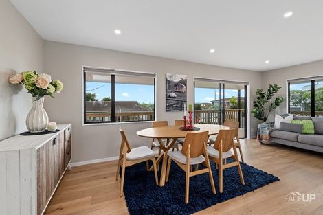Photo of property in 168 Luckens Road, West Harbour, Auckland, 0618