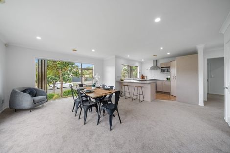 Photo of property in 50 Te Puia Drive, Aotea, Porirua, 5024