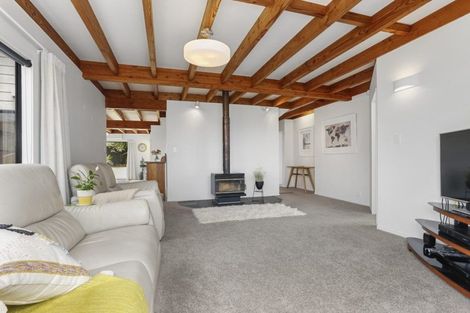 Photo of property in 2/13 Garadice Road, Rothesay Bay, Auckland, 0630