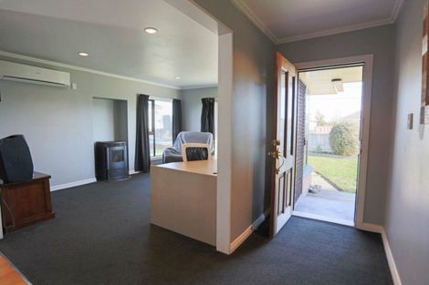 Photo of property in 15 Bournemouth Crescent, Aranui, Christchurch, 8061
