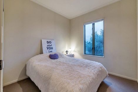 Photo of property in 39 Verdale Circle, Glen Eden, Auckland, 0602