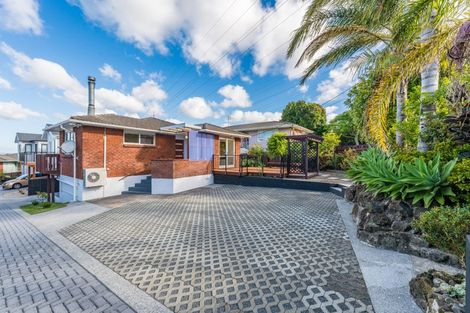 Photo of property in 14b Waimumu Road, Massey, Auckland, 0614