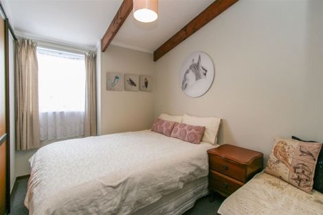 Photo of property in 27 Towai Street, Inglewood, 4330