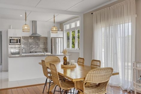 Photo of property in 6 Ngaio Street, Strandon, New Plymouth, 4312