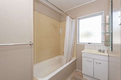 Photo of property in 40 Geraldine Crescent, Cloverlea, Palmerston North, 4412