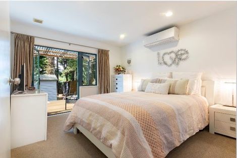 Photo of property in 220 Woodlands Park Road, Titirangi, Auckland, 0604