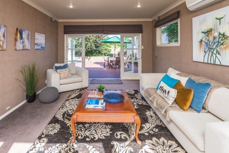 Photo of property in 16 Dickson Crescent, Saint Johns Hill, Whanganui, 4500