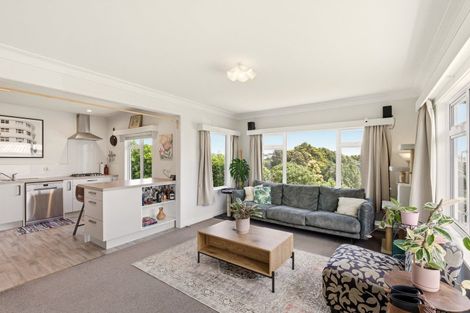 Photo of property in 380 Devon Street West, Lynmouth, New Plymouth, 4310