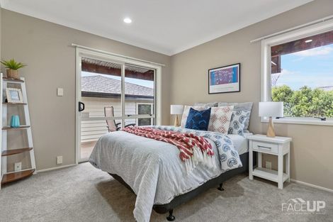 Photo of property in 4 Worthington Place, West Harbour, Auckland, 0618