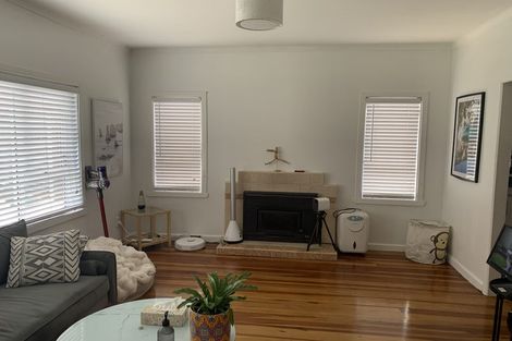 Photo of property in 1 Waterfront Road, Mangere Bridge, Auckland, 2022