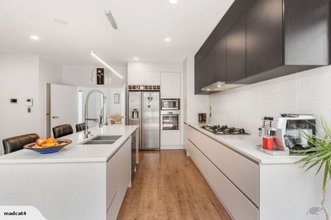 Photo of property in 29 Tawa Place, Orewa, 0931