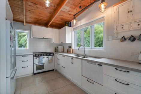 Photo of property in 17 Cemetery Road, Kuaotunu, Whitianga, 3592