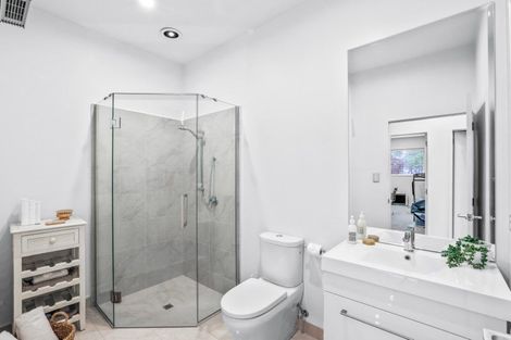 Photo of property in 320 Cannon Hill Crescent, Mount Pleasant, Christchurch, 8081