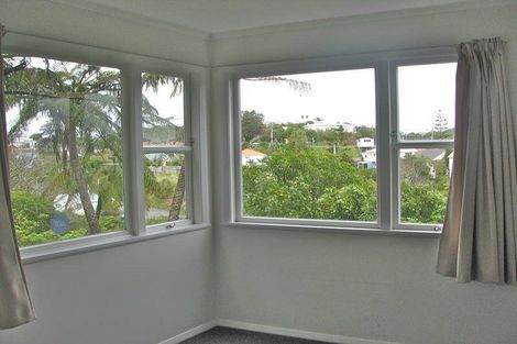 Photo of property in 33 Pembroke Road, Northland, Wellington, 6012