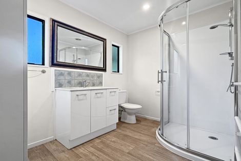 Photo of property in 8 Brick Bay Drive, Sandspit, Warkworth, 0982