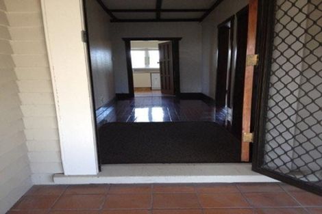 Photo of property in 1072 Great North Road, Point Chevalier, Auckland, 1022