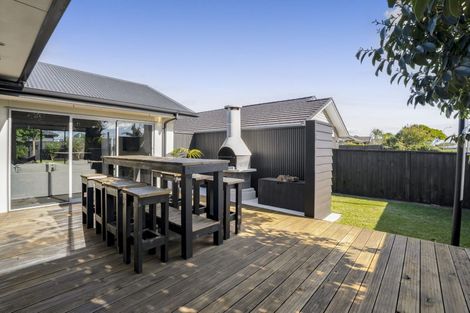 Photo of property in 18 Rawiri Drive, Bell Block, New Plymouth, 4312