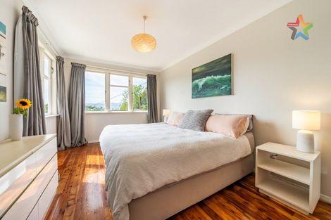 Photo of property in 157 Miromiro Road, Normandale, Lower Hutt, 5010
