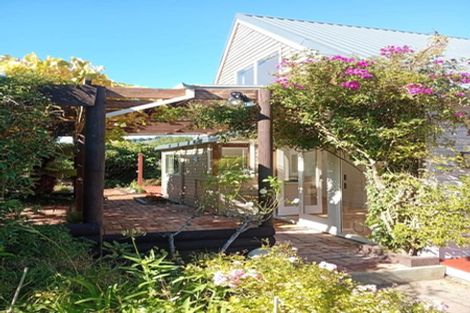 Photo of property in 10 Selwyn Parade, Lyttelton, 8082