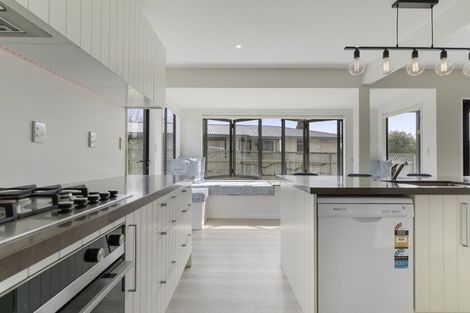 Photo of property in 126 Patiki Place, Whangamata, 3620