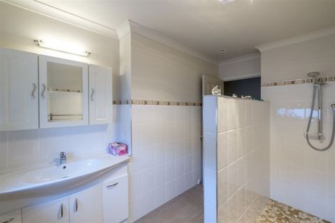 Photo of property in 19 Kent Street, Levin, 5510