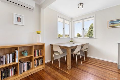 Photo of property in 19 Kelwyn Road, Kelston, Auckland, 0602