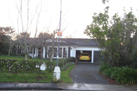 Photo of property in 8 Jill Place, Hillpark, Auckland, 2102